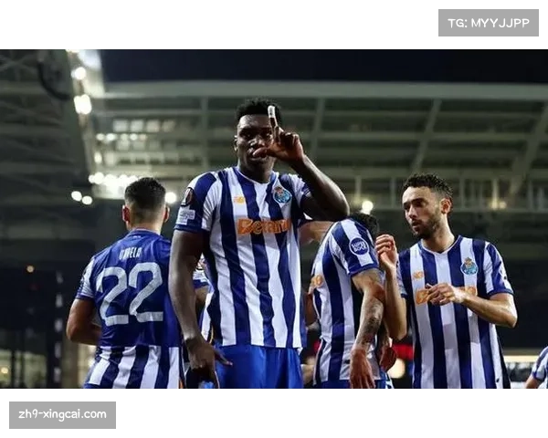 红魔再添强援 滕哈格锁定帕瓦尔强化后防线储备